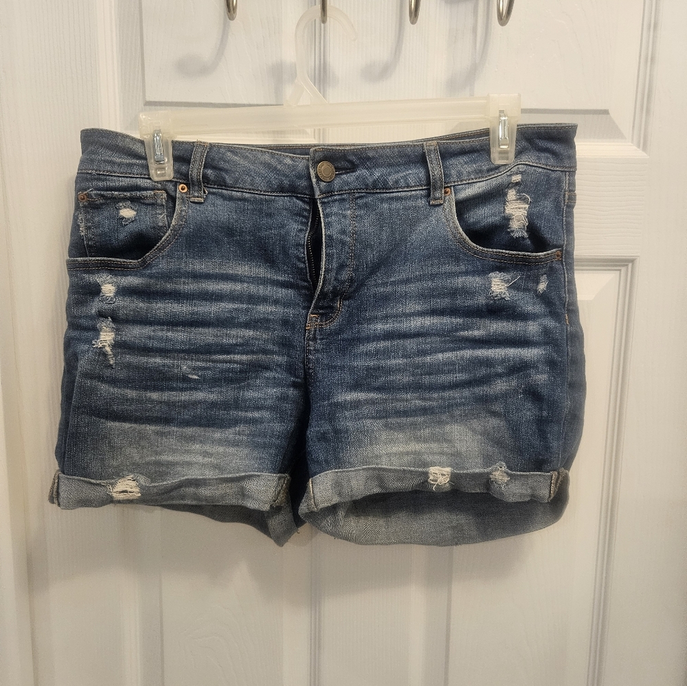 Women's Time and True jean shorts size 16